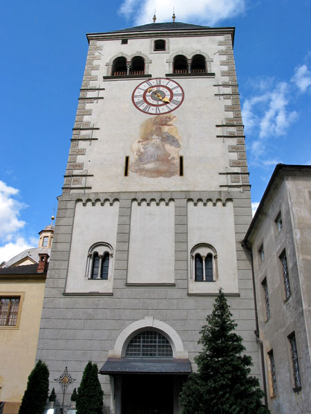 Toren van de kloosterkerk in Neustift