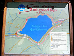 Informatiebord bij de Antholzer See