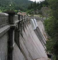 Stuwdam in het Lago di St. Caterina