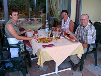 ’s Avonds genieten we met z’n vieren van een heerlijke pizza bij hotel/restaurant Feldthurnerhof.