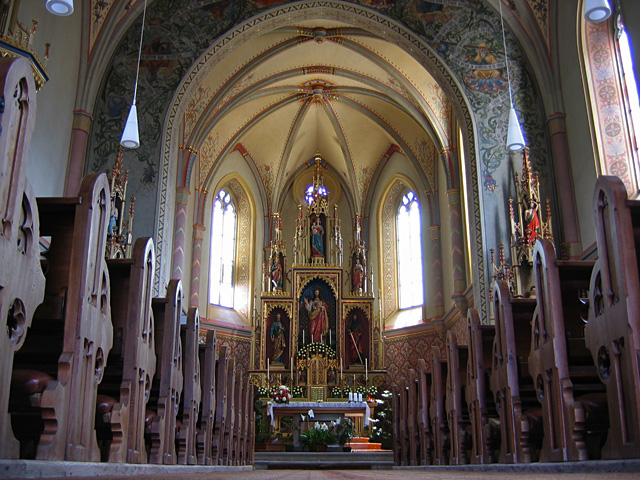 Interieur van de kerk van Teis