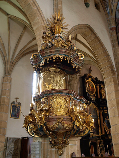 De kansel in de Wallfahrtskirche Maria Himmelfahrt