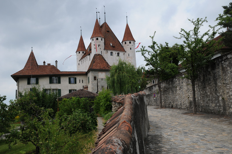Schloss Thun ligt markant, is mooi en was een bezoekje waard