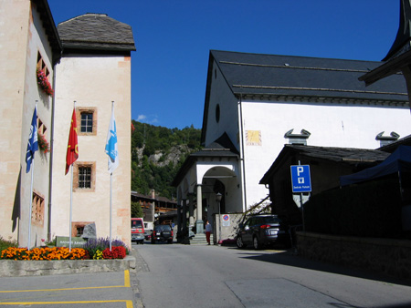 Rarhaus en Kerk in Naters