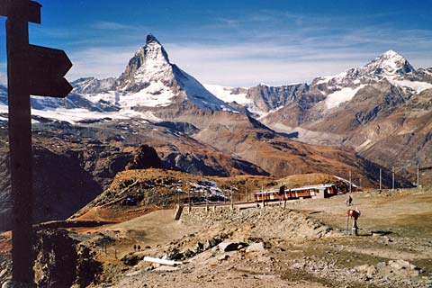 Uitzicht op de Matterhorn en de Gornergatbahn